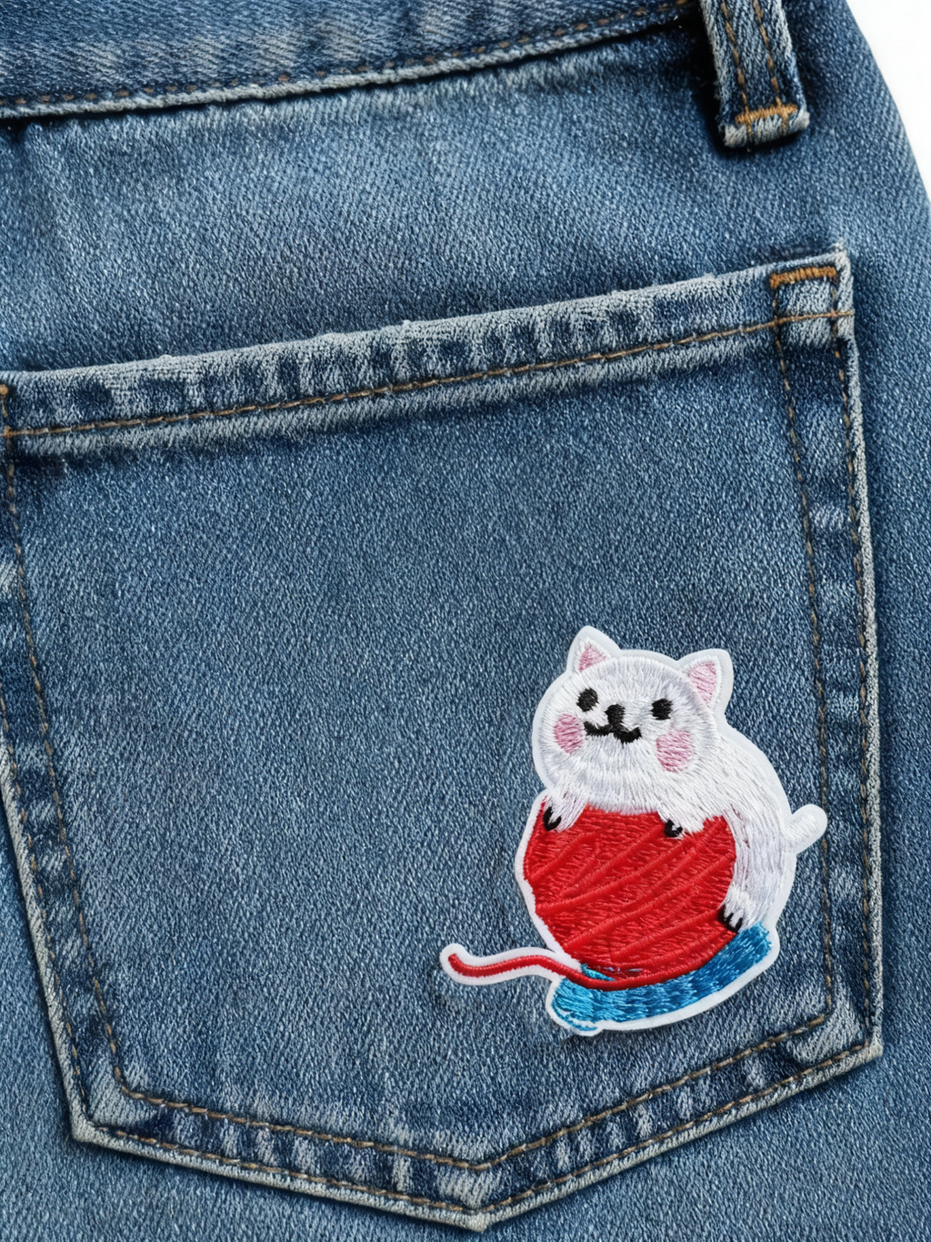 Cute White Knitting Cat Iron-On Embroidered Patch
