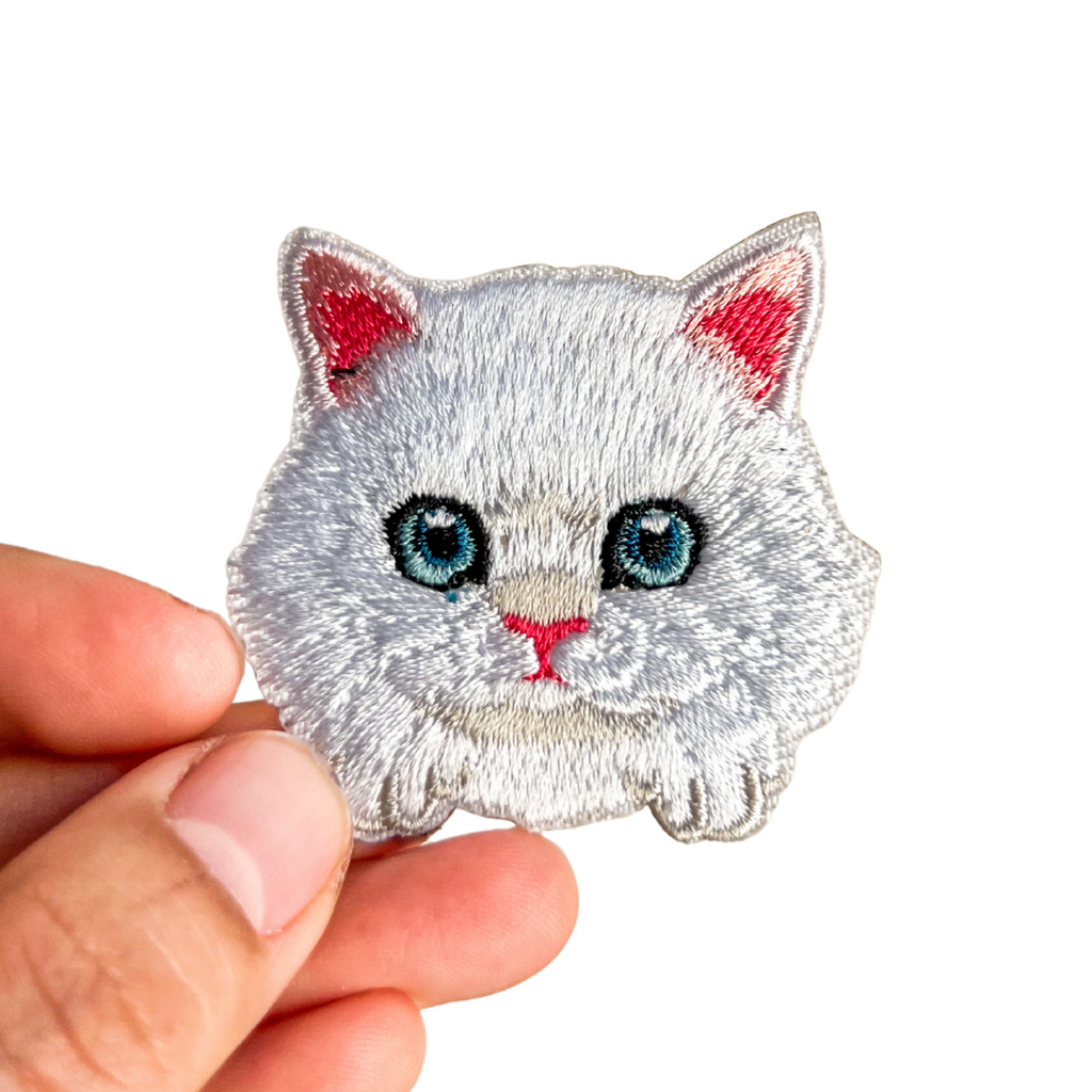 Cute White Chinchilla Persian Cat Self-Adhesive Embroidered Patch