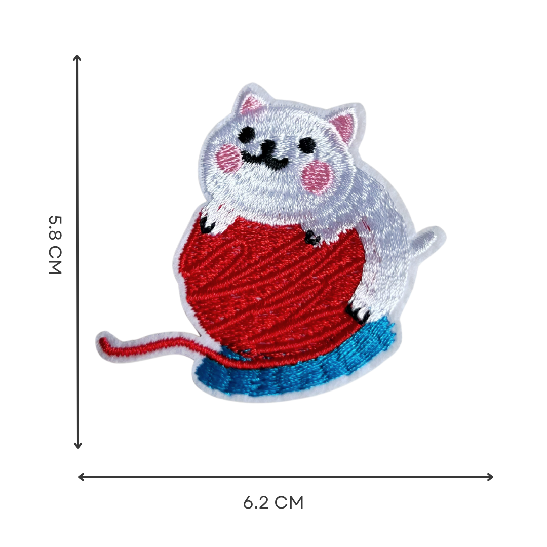 Cute White Knitting Cat Iron-On Embroidered Patch